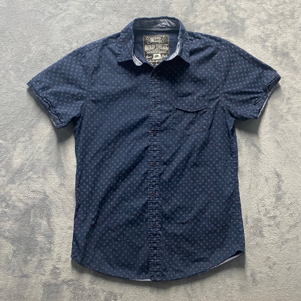 Broken Threads Shirt Mens Small Navy Blue Pin Dot Short Sleeve Button Down